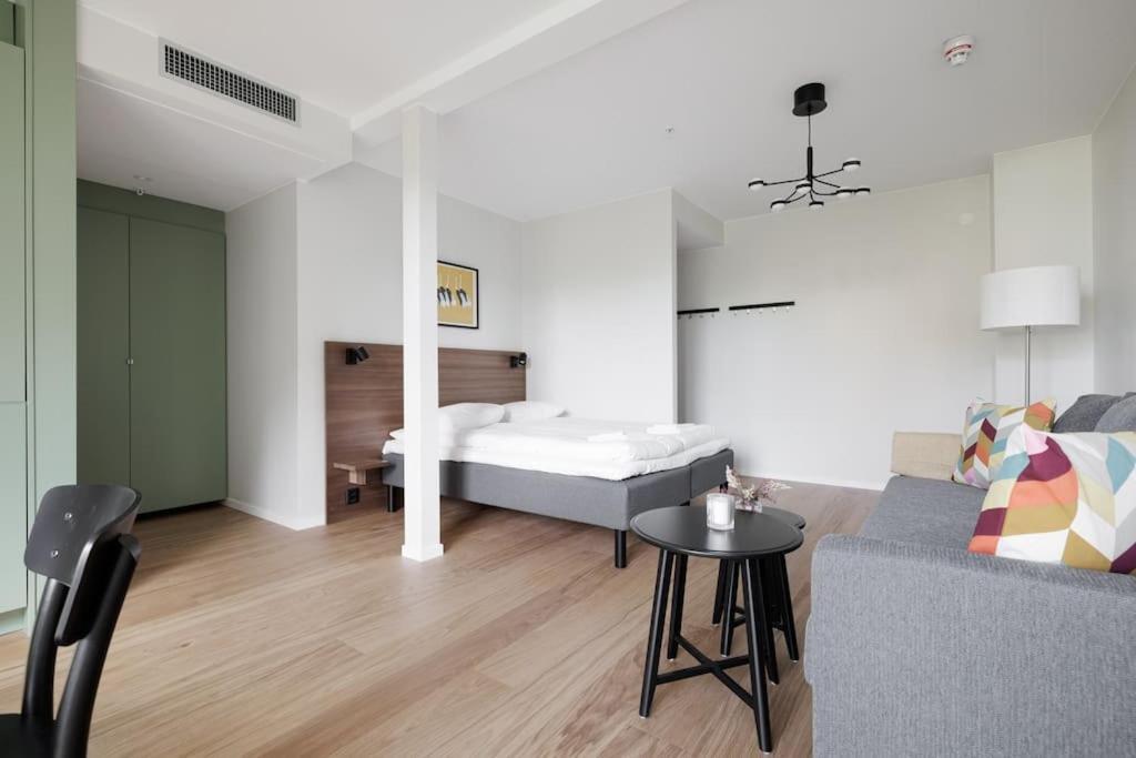 Brand New Studios Amidst Ancient Ruins Oasis สต็อกโฮล์ม ภายนอก รูปภาพ