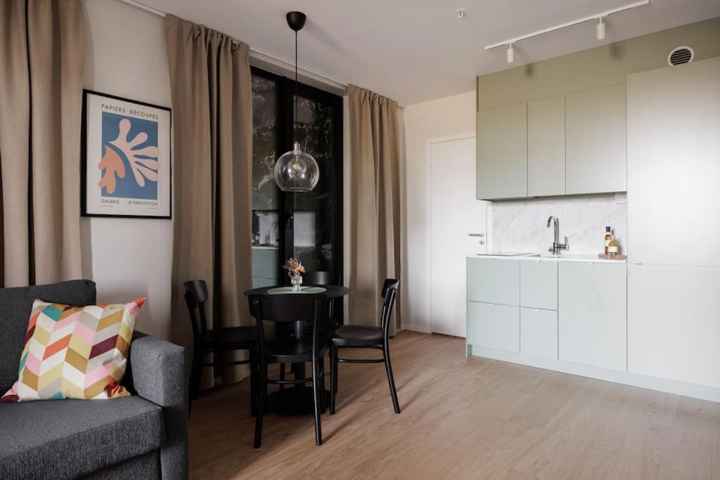 Brand New Studios Amidst Ancient Ruins Oasis สต็อกโฮล์ม ภายนอก รูปภาพ