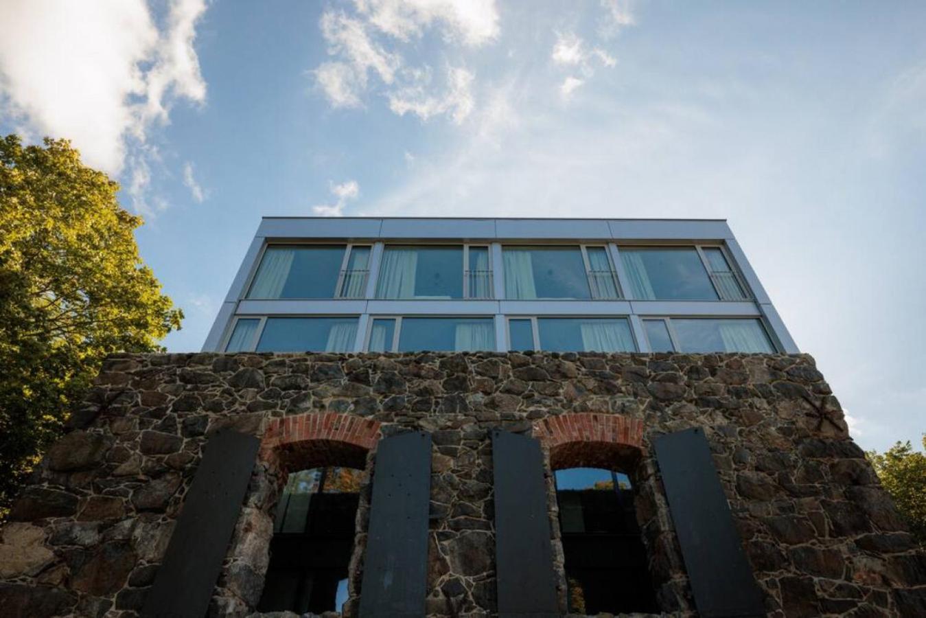 Brand New Studios Amidst Ancient Ruins Oasis สต็อกโฮล์ม ภายนอก รูปภาพ