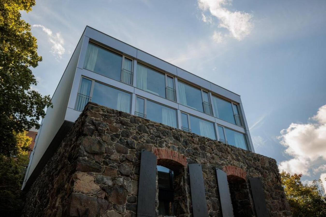 Brand New Studios Amidst Ancient Ruins Oasis สต็อกโฮล์ม ภายนอก รูปภาพ